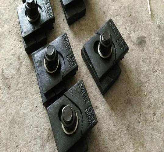 【轨道压轨器长期批发 qu70压轨器加工 杨赵紧固件 60压轨器经销商】